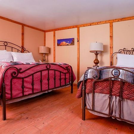 Round Top Hotel 外观 照片